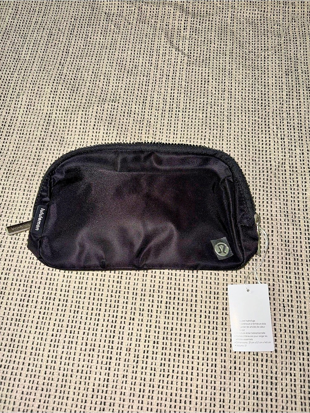 lululemon 2L belt bag